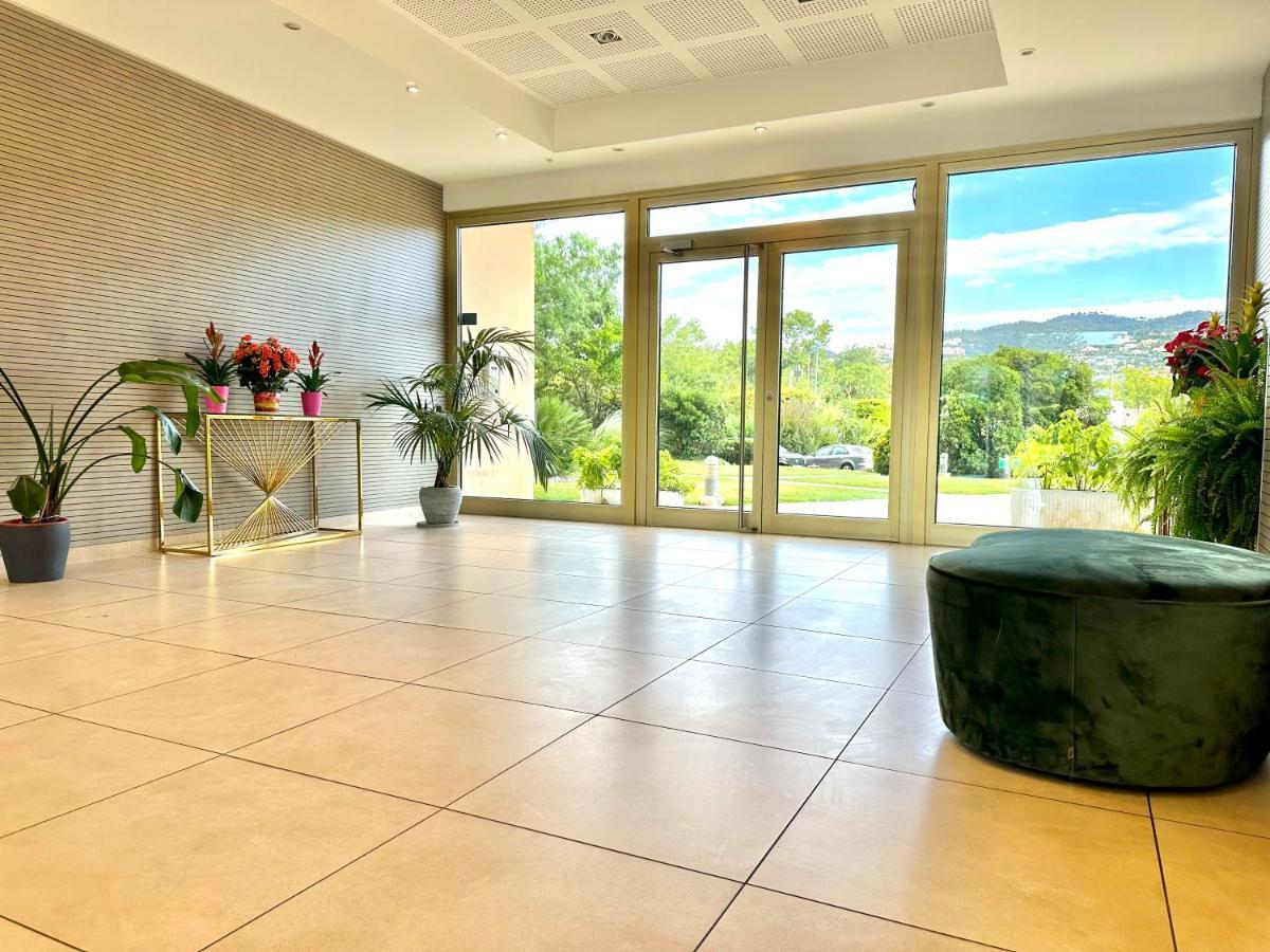 My Resid Appart Cannes Marina Vue Piscine Mandelieu 外观 照片